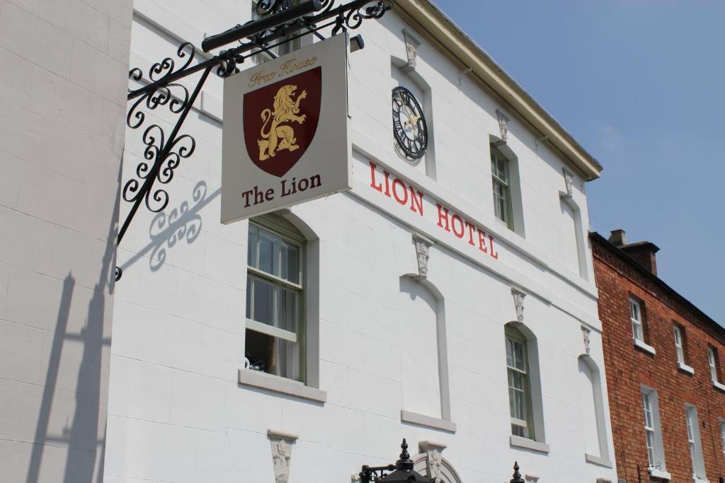 โรงแรมเดอะไลอ้อน Brewood ภายนอก รูปภาพ