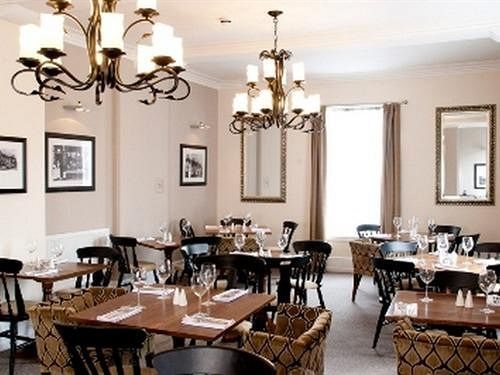 โรงแรมเดอะไลอ้อน Brewood ภายนอก รูปภาพ