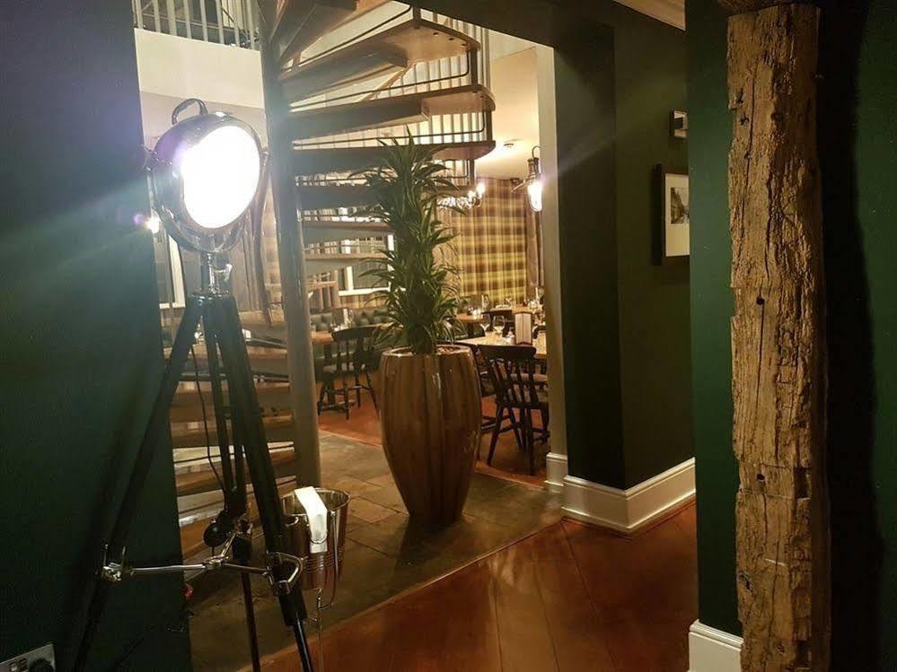 โรงแรมเดอะไลอ้อน Brewood ภายนอก รูปภาพ